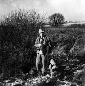 Aldo Leopold hunting with Flick on Riley Preserve