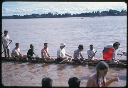 Boat races : Lao-American Association racing boat