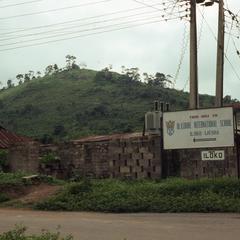 Road sign for Olashore International School