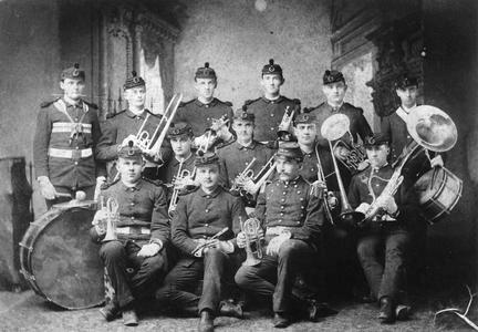 First known photo of a UW band, 1896