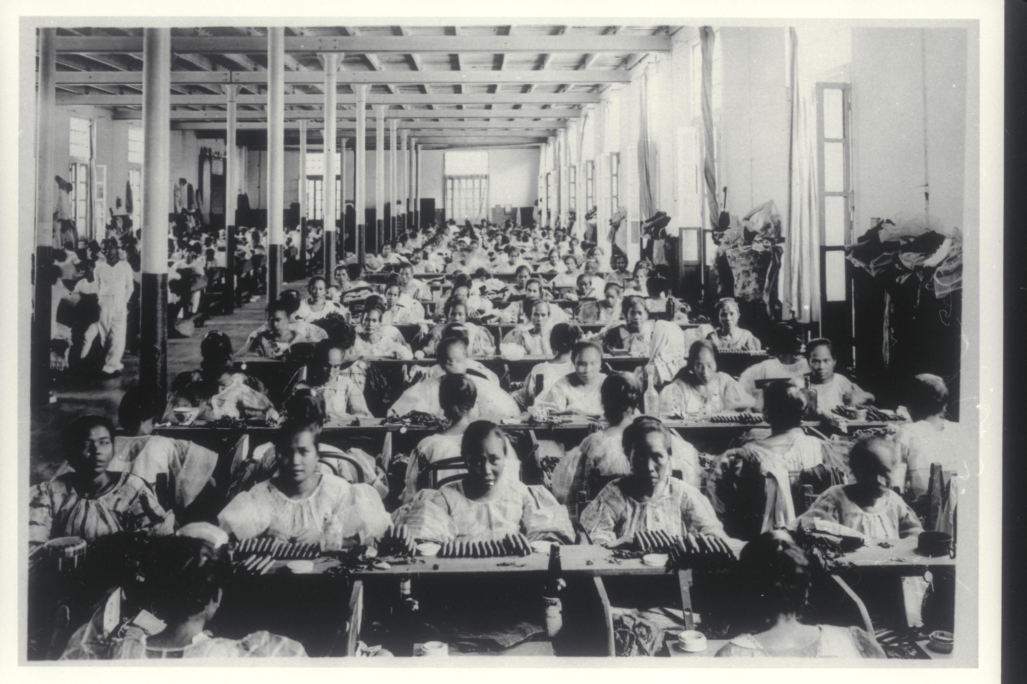 Women making cigars at the Compania Generalde Tobacos de Filipinas Women making cigars at the Compania Generalde Tobacos de Filipinas