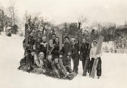 UW students sledding and skiing