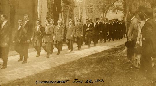 1910 graduation ceremonies