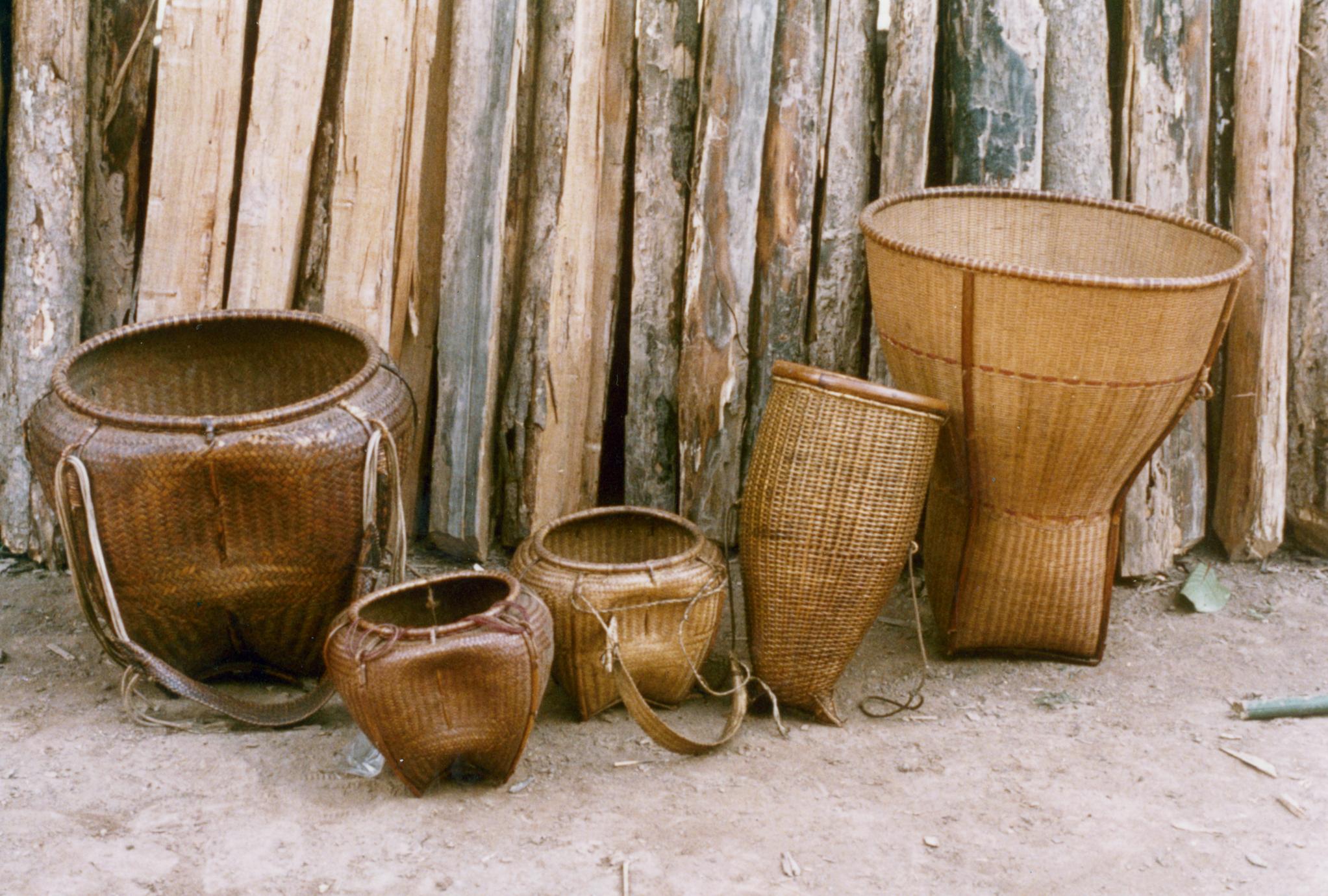 Display of various Khmu' baskets made in Houa Khong Province