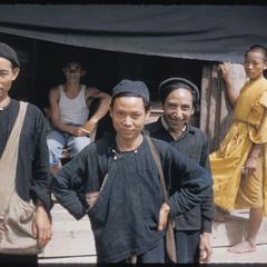 Nam Tha : tribesmen shopping