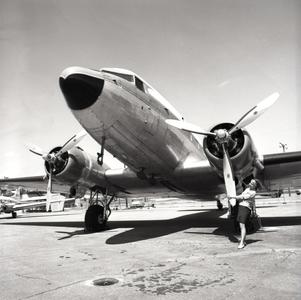 DC-3 airplane