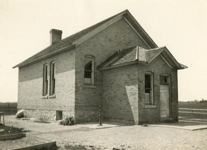 Hillcrest School in the town of Norway, photo 1