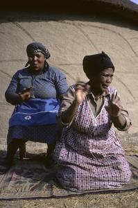 Southern African storytellers : Manto Matshezi and Manyawusa Sodidi