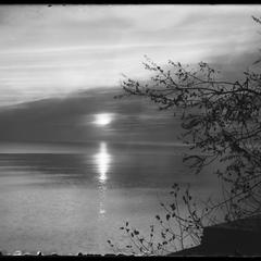 "Hail smilin' moon" - sunrise Calkins Bay - October