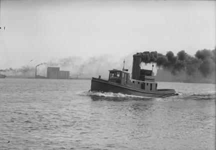 Tug Minnesota in Duluth Superior Harbor