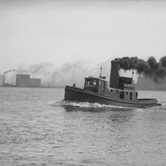 Tug Minnesota in Duluth Superior Harbor