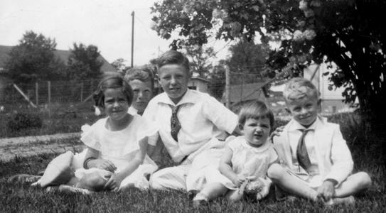 Healy grandchildren Doris Noll Baumgart, Thomas Gulick, Jack Gulick, Marilyn Noll Nitka, Jimmie Gulick