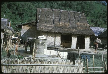 Muang Kasy : houses