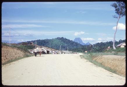 Road into Muang Kasy