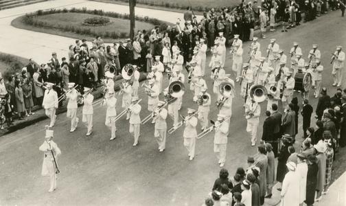 Manitowoc Marine Band on parade