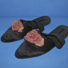 Black velveteen backless slippers