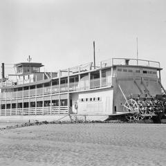 Mississippi Queen (Tourist boat, 1975- ) - UWDC - UW-Madison Libraries