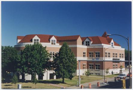 1995 building Marathon County Public Library