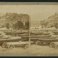 Campement de l'armée française à Suze : le 15 mai 1859 : cette vue montre le campement des équipages de pont et de plusieurs batteries d'artillerie de l'armée française, sur la place du chemin de fer à Suze