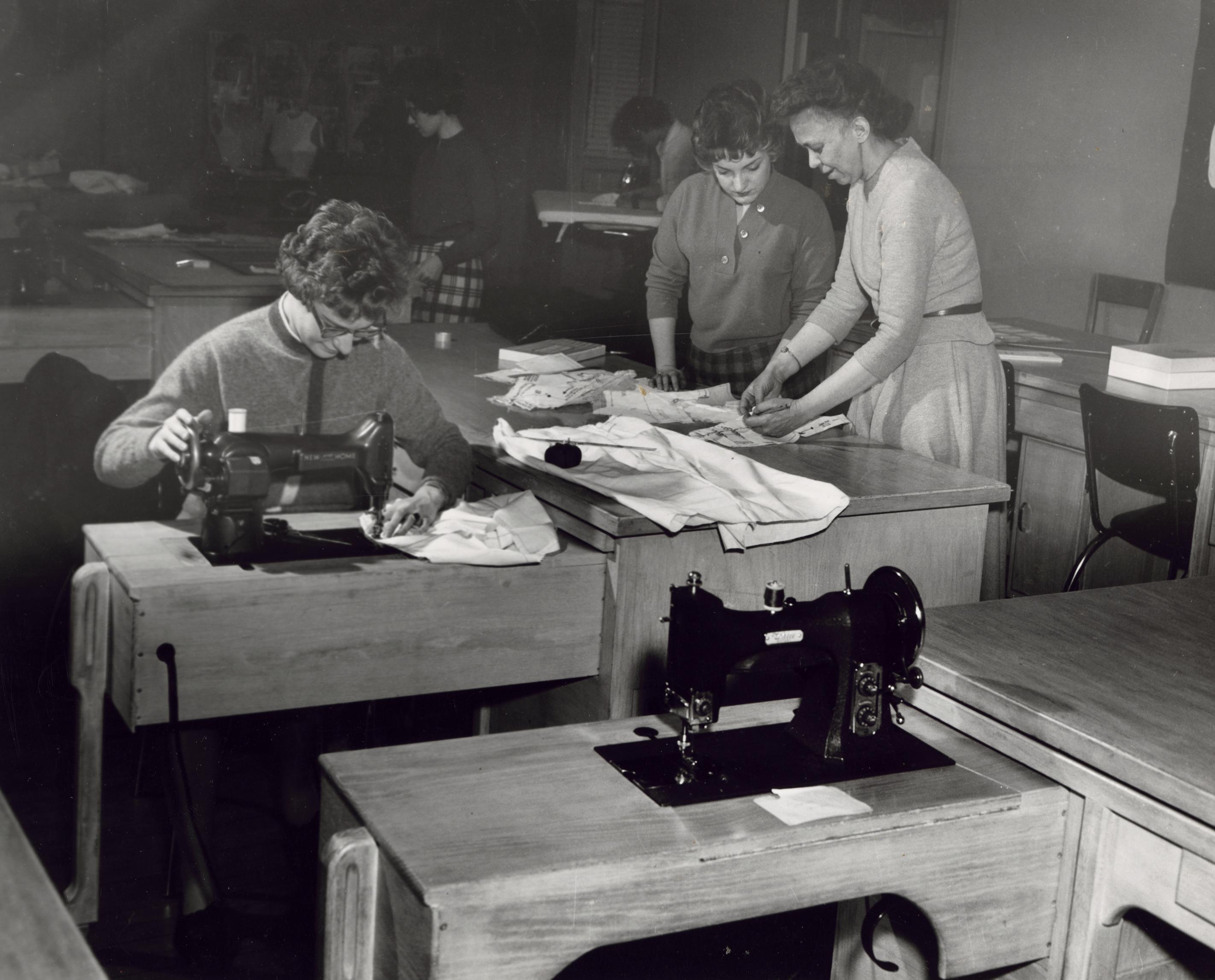 ‎Sewing classroom UWDC UWMadison Libraries