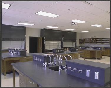 Lab classroom with various sinks and tables