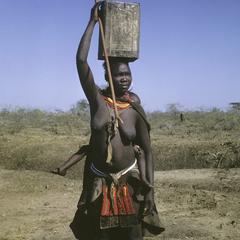 Uganda : Karamojong with pail