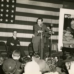 Wendell Willkie campaigning in Manitowoc