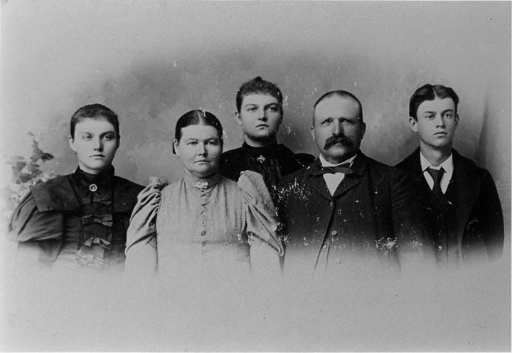 ‎Herlache family portrait - UWDC - UW-Madison Libraries