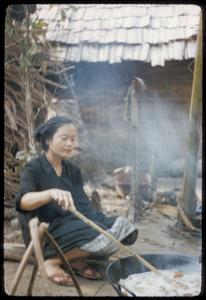 Basi : women cooking