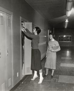 Students at their lockers, Marathon County Extension Center