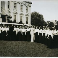 Stout Symphonic Singers on their Eastern trip, with First Lady Eleanor Roosevelt, Spring 1939