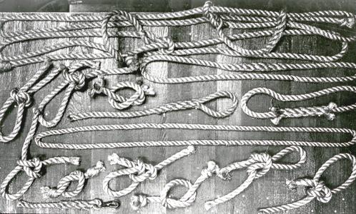 Knot Arrangement : "Ties, splices, and knots that count for much on the farm"