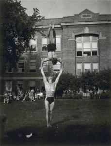 Gymnasts' demonstration
