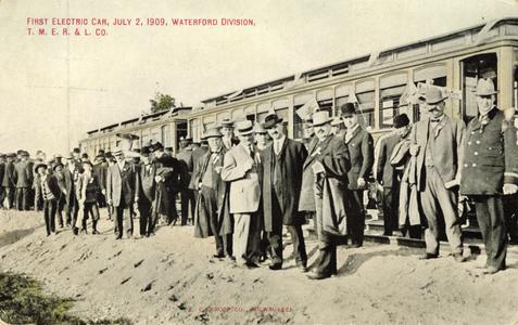 Train passengers of the T. M. E. R. and L (The Milwaukee Electric Railway and Light Company)