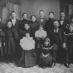 Family portrait of the Peter Gagnon family