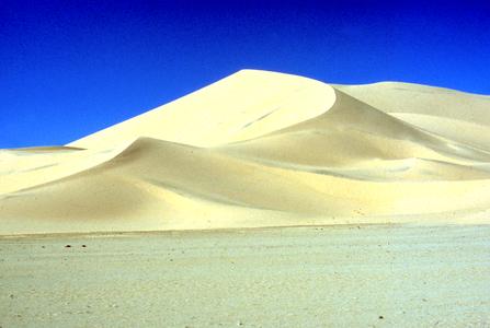Sand Dunes between Tamanrasett and Djanet