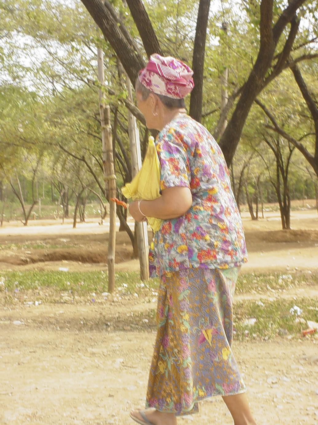 Hmong grandma - UWDC - UW-Madison Libraries