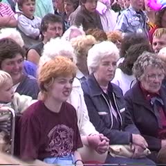 1988 Auchtermuchty Festival 1988 : crowd shots (video)