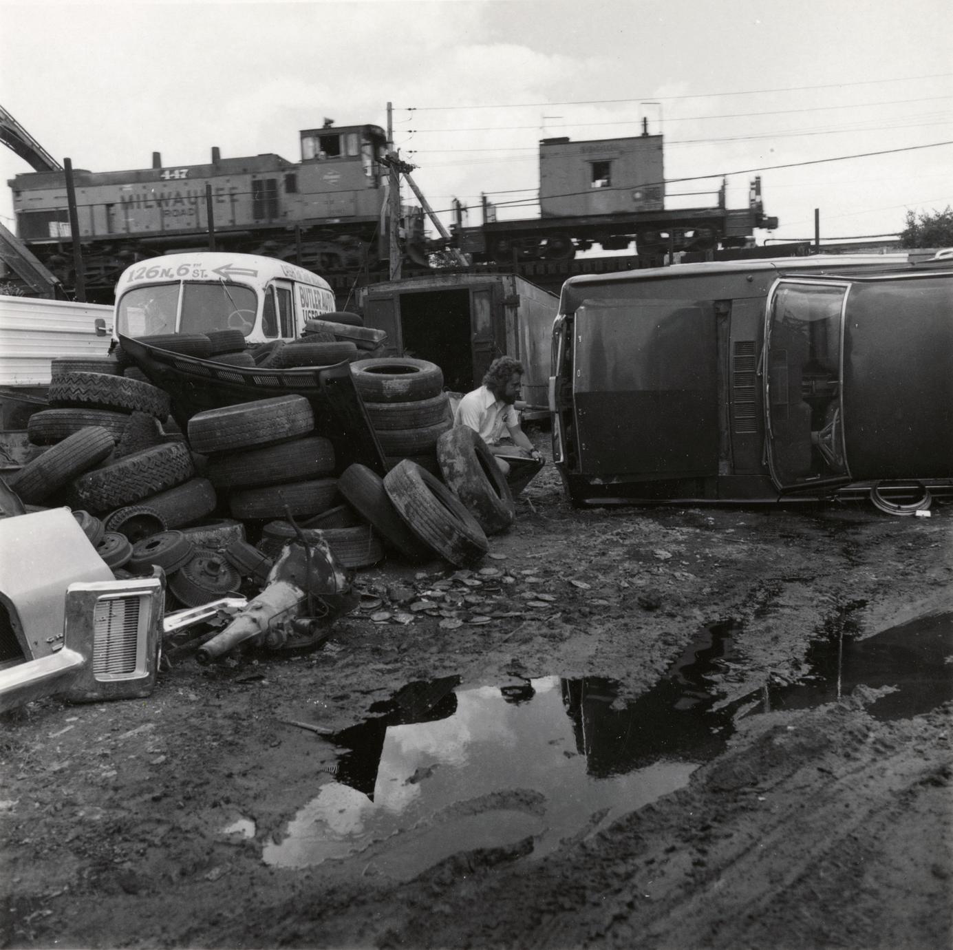 ‎Milwaukee auto salvage site UWDC UWMadison Libraries