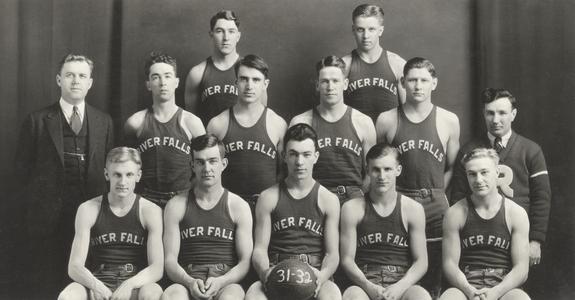 Basketball team, 1932