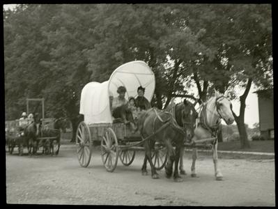 Covered wagon of Wilmot pageant
