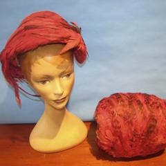 Bandeau red feather and velvet hat