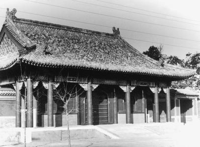 Front hall and east gate of the Xihuang Si (Xihuang Temple) 西黃寺.
