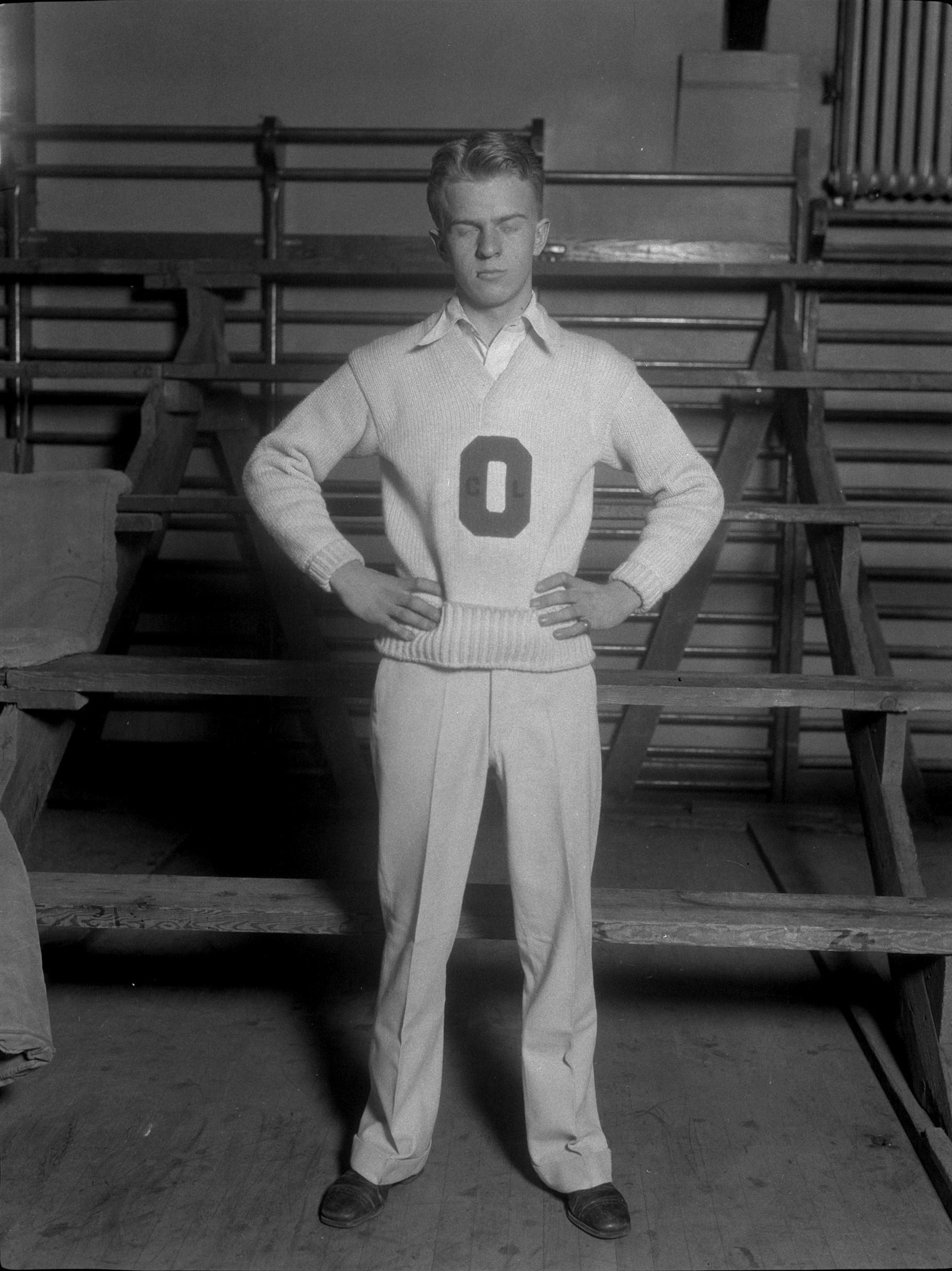 ‎Male cheerleader - UWDC - UW-Madison Libraries