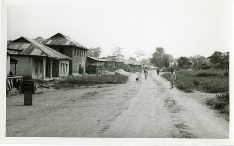 Houses along the main street in Ijeda