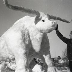 Bull snow sculpture, Snow Week