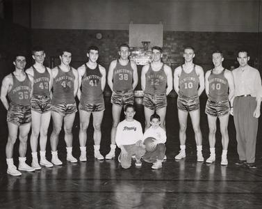 UW Extension Manitowoc basketball team, Manitowoc, 1956-57