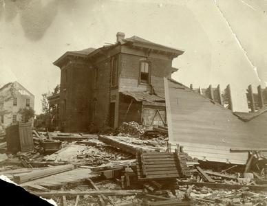 New Richmond tornado aftermath, Baker House, 1899