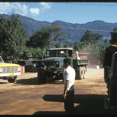 Xayabury : USAID trucks entrance