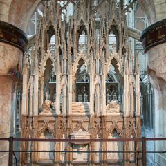 Gloucester Cathedral interior tomb of King Edward II